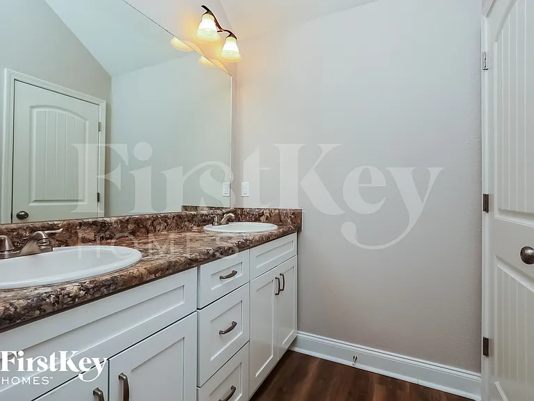 1238 Catawba Way — Photo 9