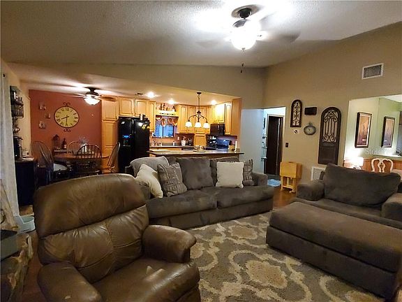 4th image of 932 Cypress Wood Ln