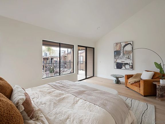 4th image of 4007 Canario St APT E
