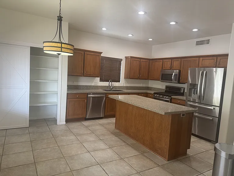 2941 W Calle Lucinda — Photo 12