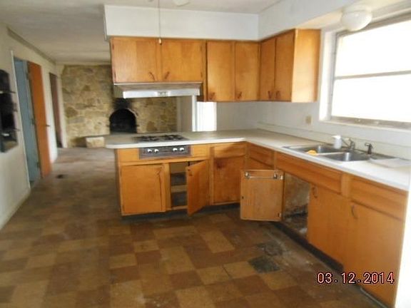 3rd image of 2749 Windlow Dr