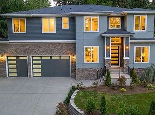2007 104th Ave SE, Bellevue, WA 98004