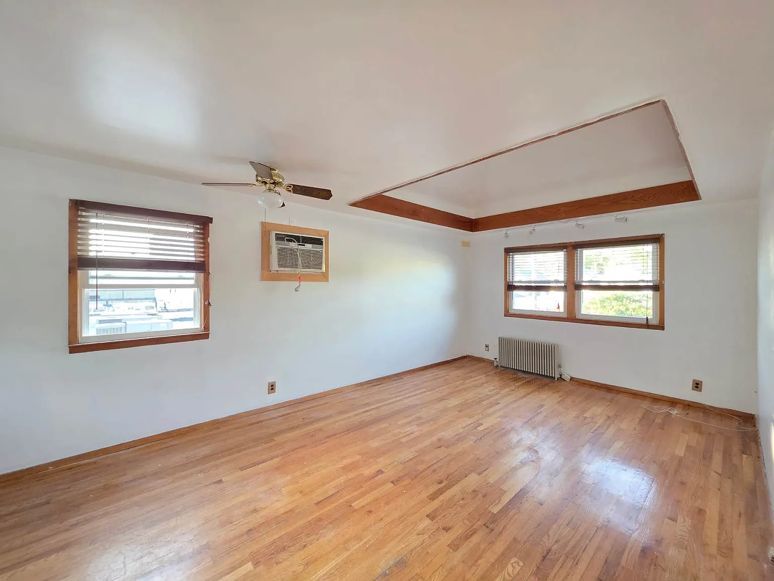 286 New Dorp Ln — Photo 2