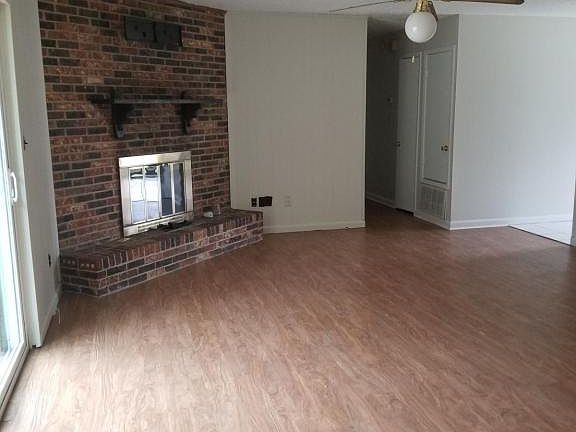 5th image of 1007 Coral Dr