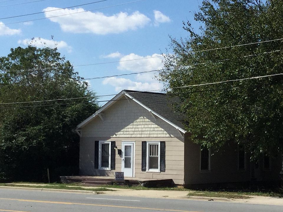 1st image of 2903 E Market St