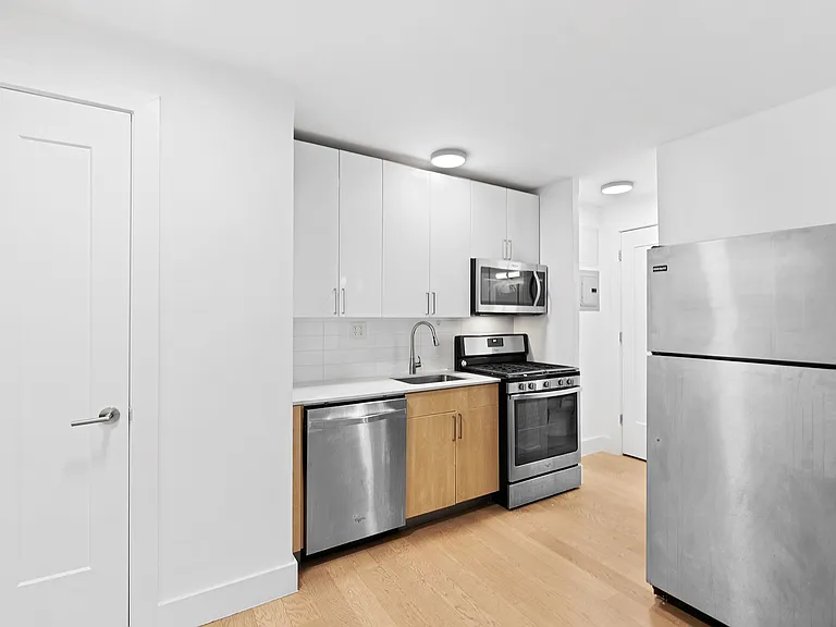 30 W 141st St #16B — Photo 3