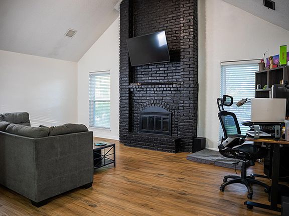 4th image of 4709 Las Palmas Ct