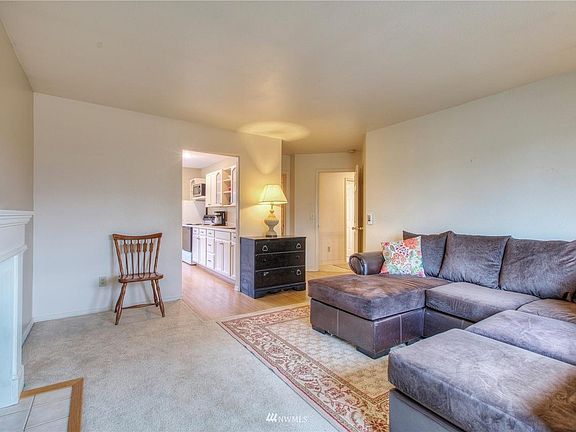 2nd image of 9621 214th Ave E #B