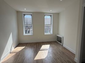 60-33 67th Ave, Ridgewood, NY