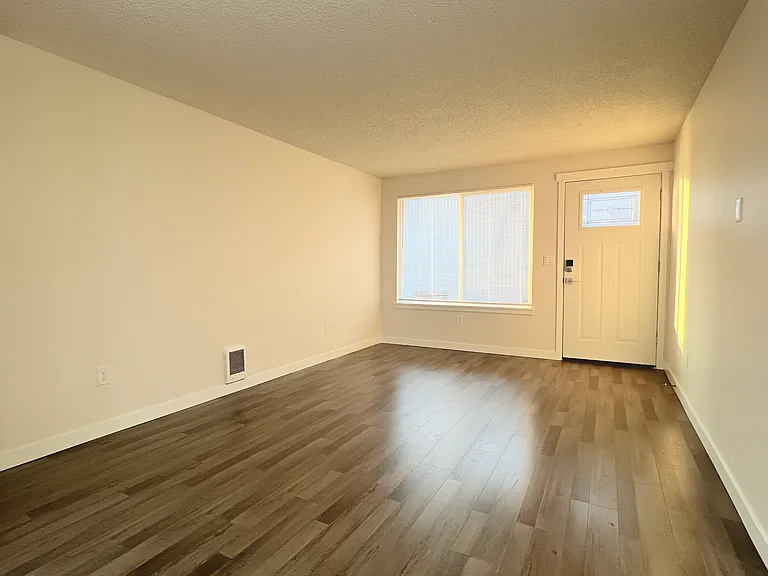 4809 S M St #B — Photo 9