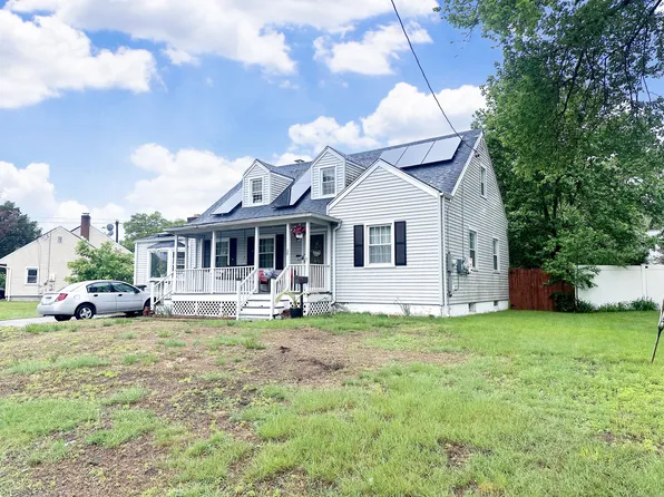 29 Hooker Road, Bridgeport, CT 06610