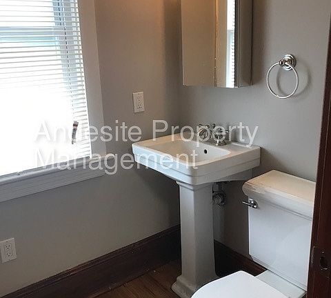 4th image of 2059 Quail St