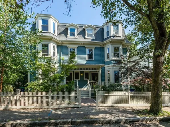 29 Quincy St #1, Somerville, MA 02143