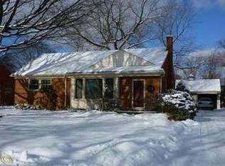 16180 Beverly Rd, Beverly Hills, MI 48025