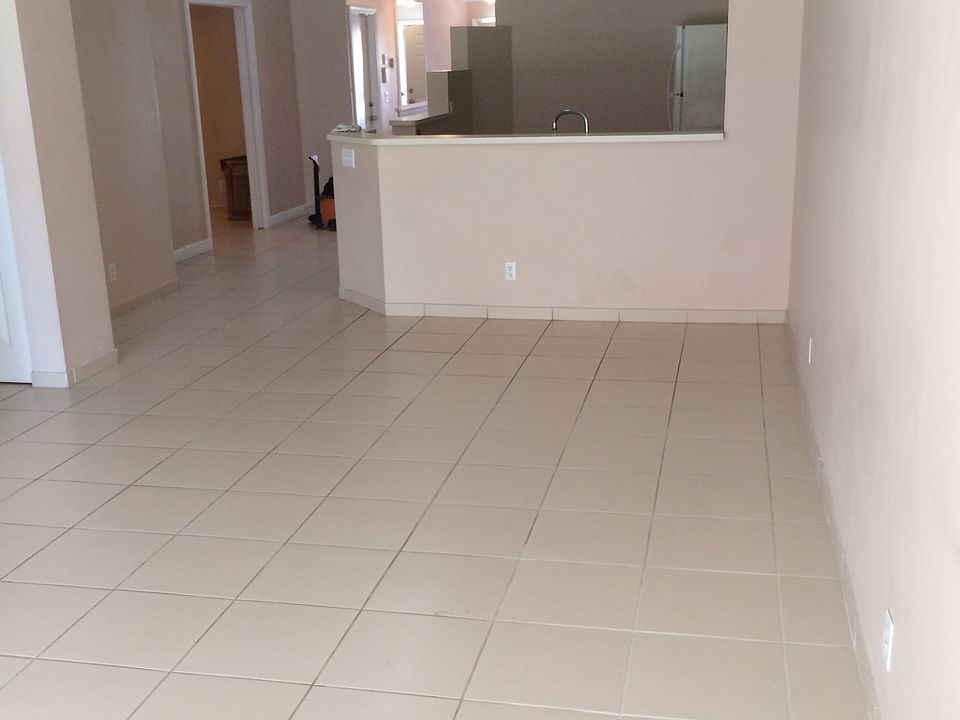 1st image of 7524 Pinewalk Dr S