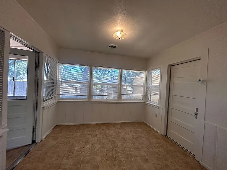 720 E Lassen Ave — Photo 7