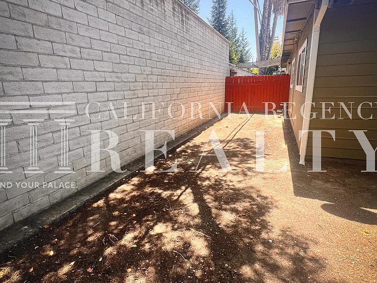 7047 Greenback Ln #A — Photo 19