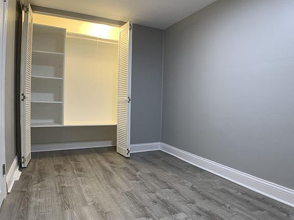 5th image of 2321 N Sacramento Ave #B