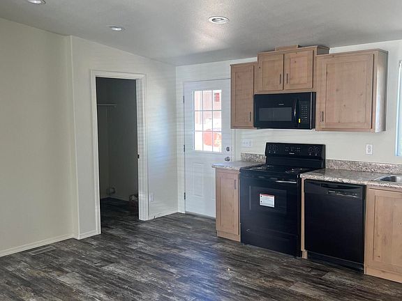 3rd image of 11528 NW Nye Ave