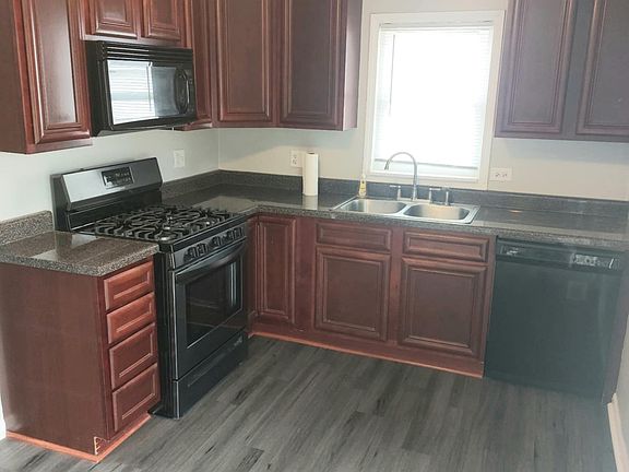 2nd image of 204 Grant Dr