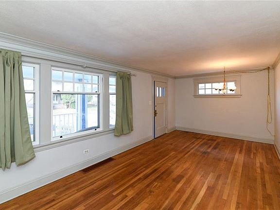 4th image of 2069 Elbur Ave
