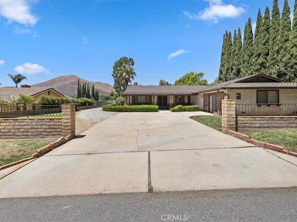 6591 Karen Ln, Riverside, CA 92509