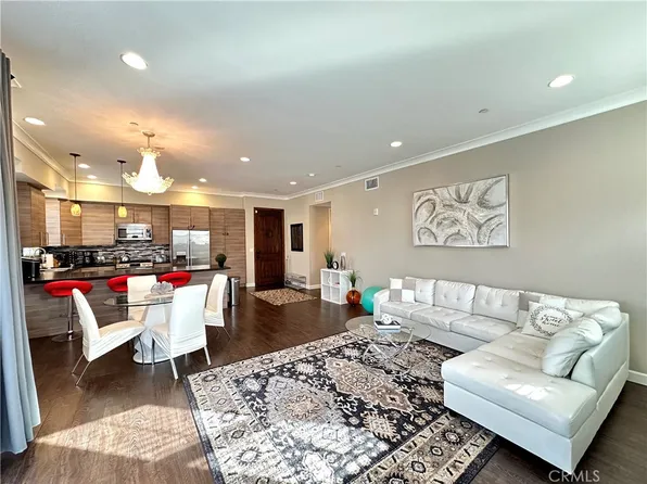 342 Myrtle St #201, Glendale, CA 91203