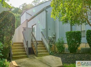16 Meadow Ct, Monmouth Junction, NJ 08852