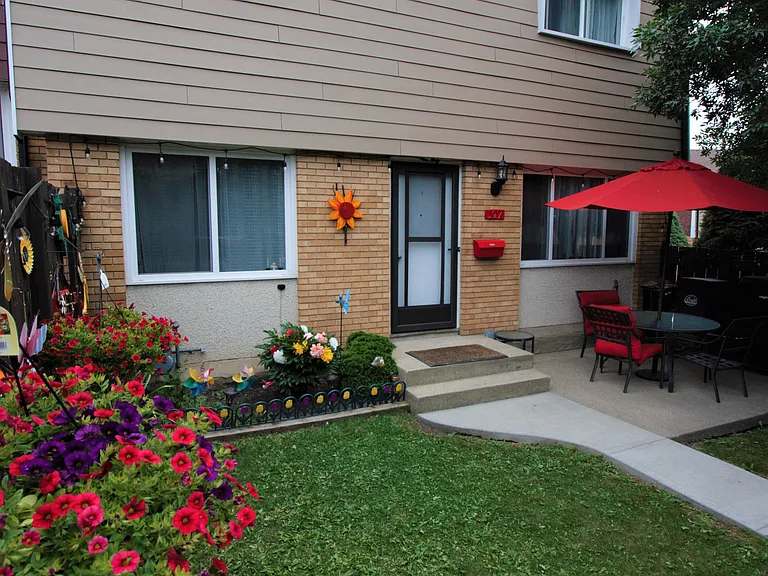 231 A Creston Pl NW #56-144 — Photo 2