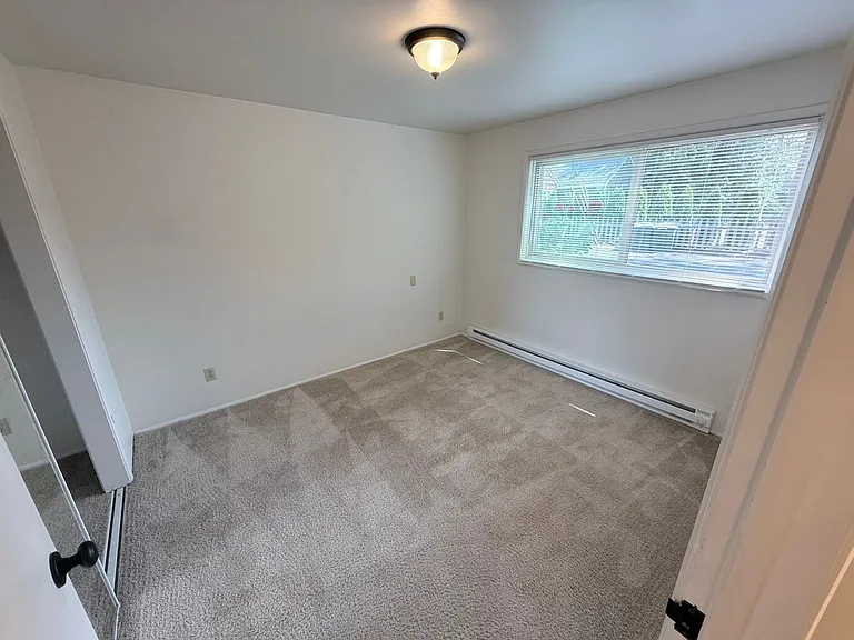 2600-2628 NW Tyler Ave — Photo 9