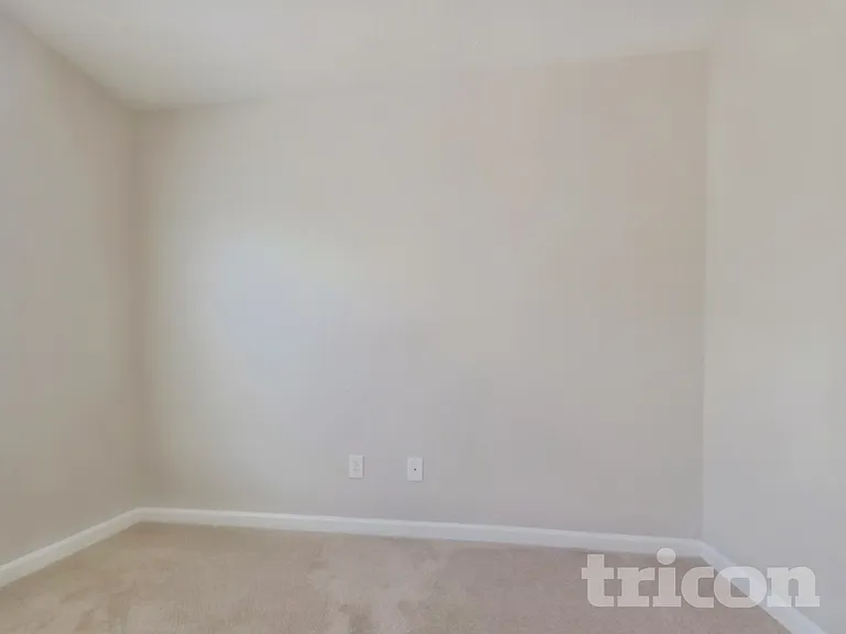 1047 Winterglen Way — Photo 13