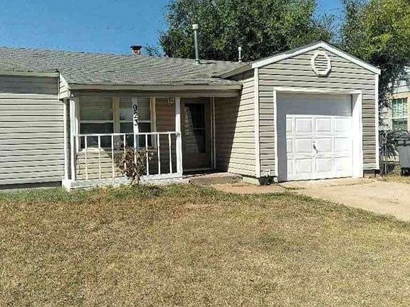 2nd image of 923 SW 29th St