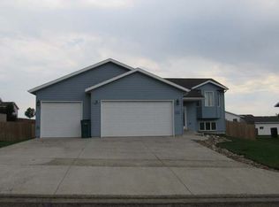 59 Holden Ave, Lincoln, ND 58504