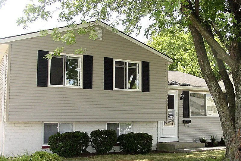 1421 Mithoff St photo 1