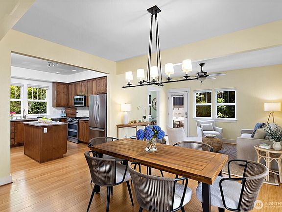 5th image of 5925 31st Avenue SW