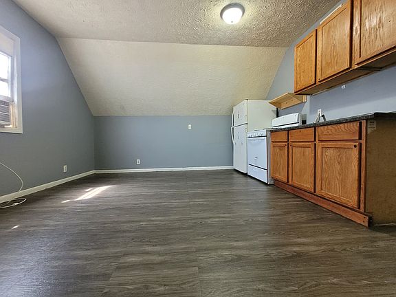 4th image of 308 W 4th St APT 4