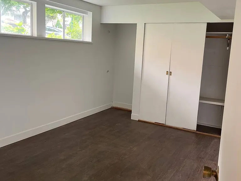 5578 Oakglen Dr — Photo 7