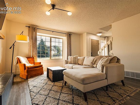 5th image of 2160 Ambleside Dr