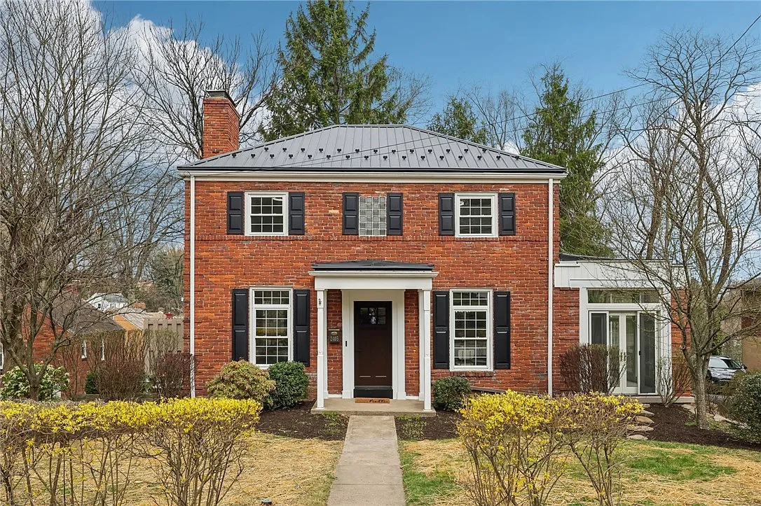 2405 Forest Dr photo 1