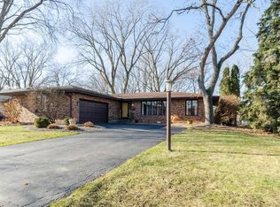 8146 Oakwood Ave, Munster, IN 46321