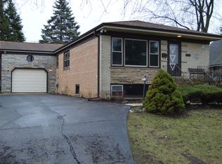 705 W Palatine Rd, Palatine, IL 60067