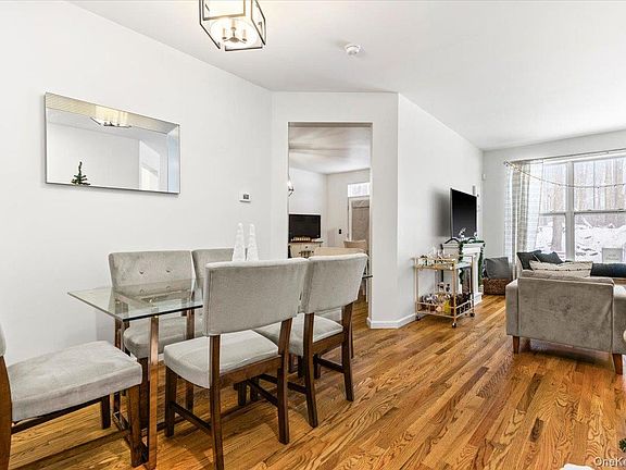 5th image of 17 Woodrose Court