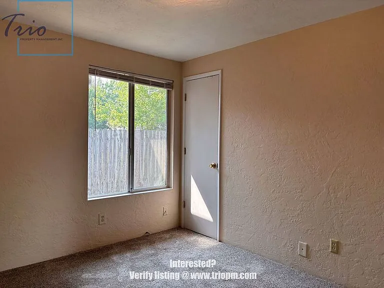 1010 Satre St — Photo 15