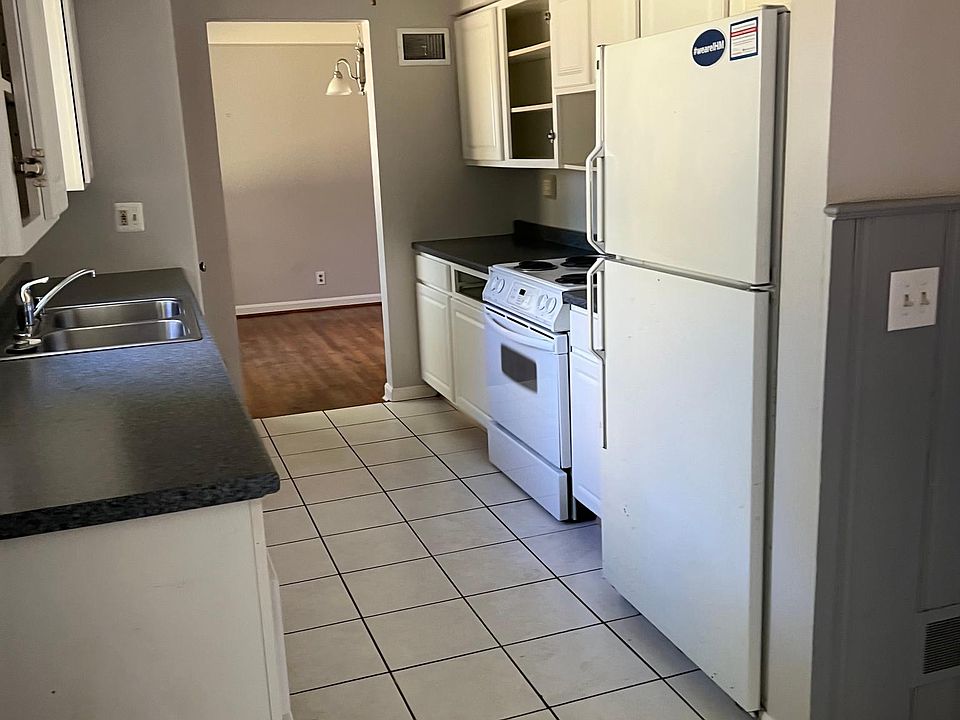 1st image of 2125 Forestlake Dr