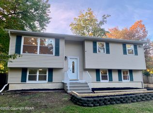 2286 Walnut Trl, Bushkill, PA 18324