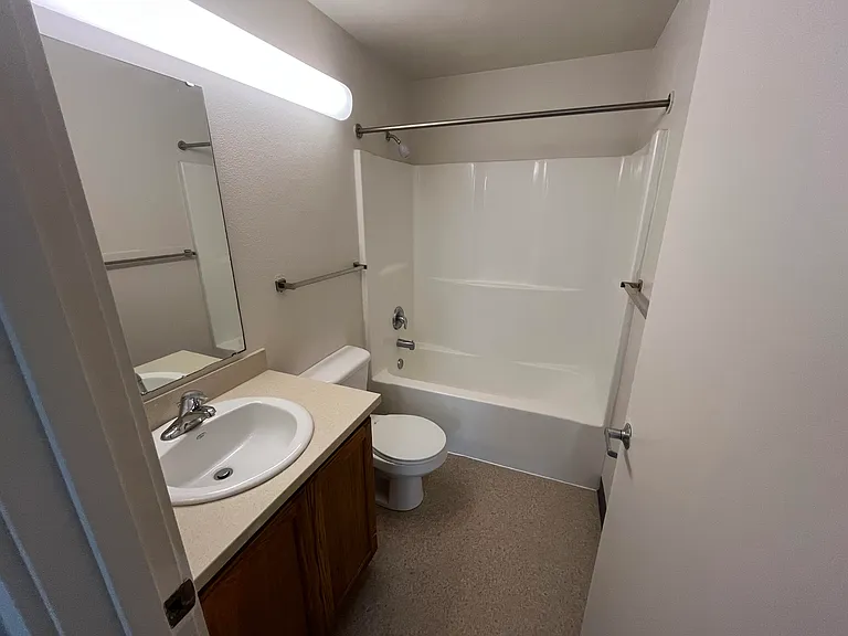 South Shore Court — Photo 13