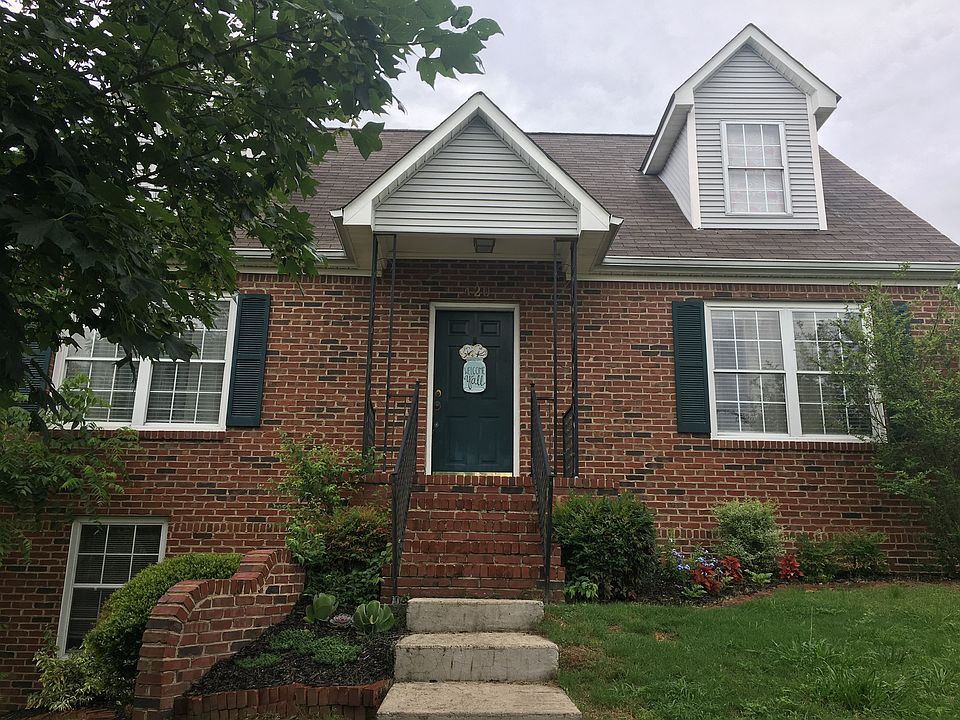 1st image of 420 Barberry Dr NW