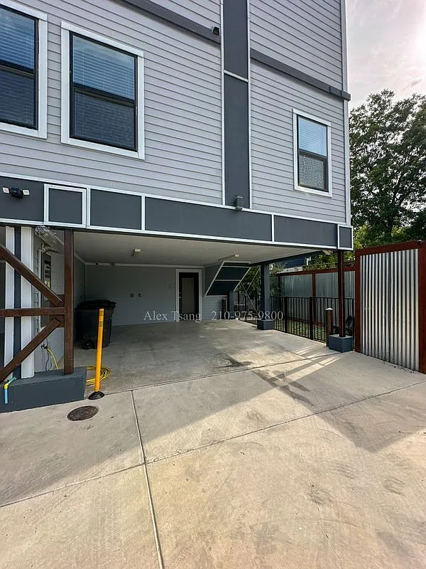 3 bed, 2.5 bath, 1996 sqft, $2,900 — Photo 3