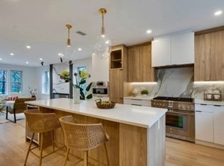 213 Aspinwall Ave, Brookline, MA 02445