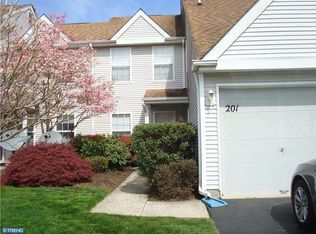 201 Birch Hollow Dr, Bordentown, NJ 08505